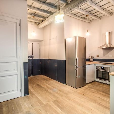 Stylish And Spacious Apartment Next To The Colosseum Roma Exterior foto