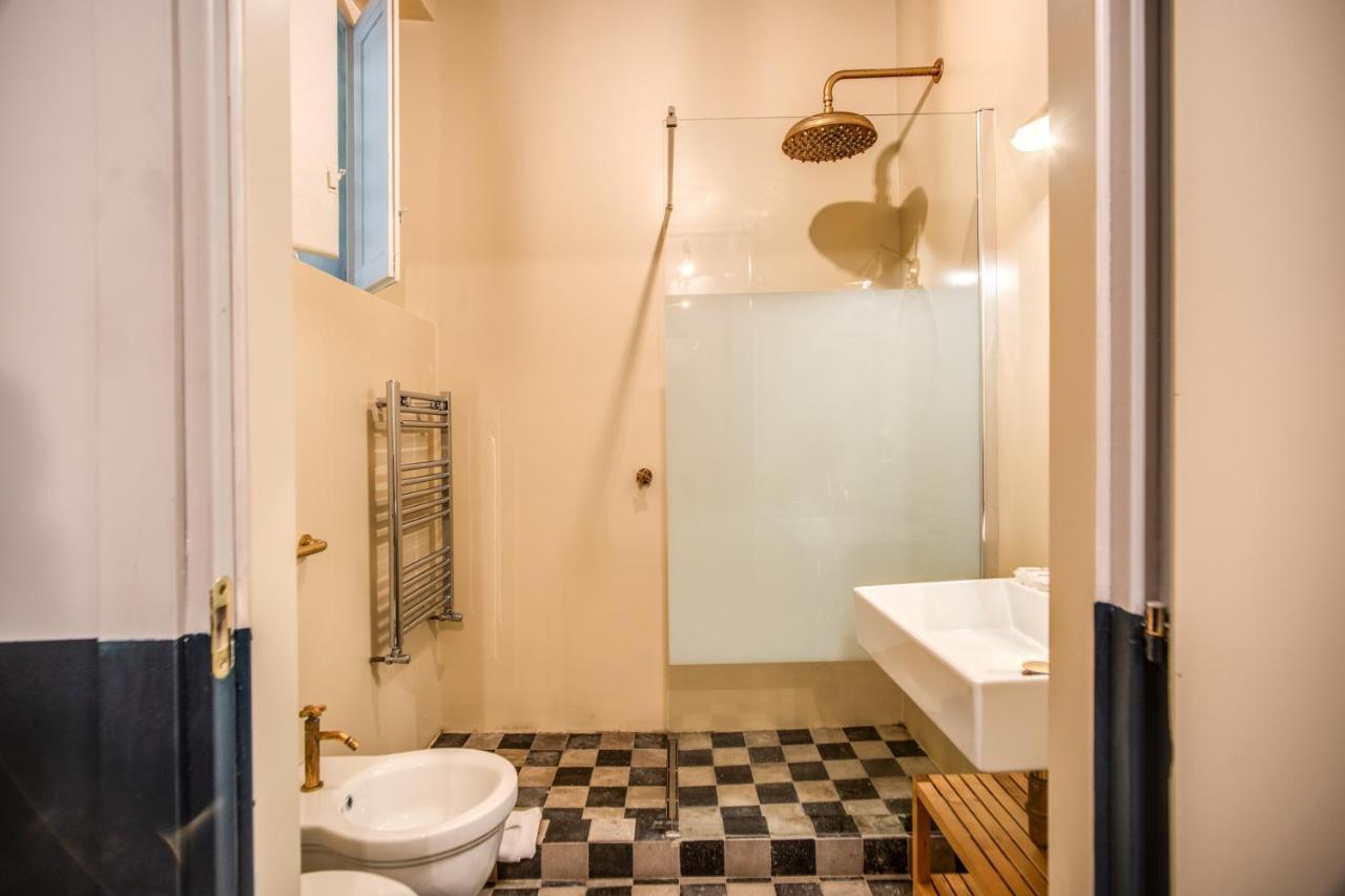Stylish And Spacious Apartment Next To The Colosseum Roma Exterior foto