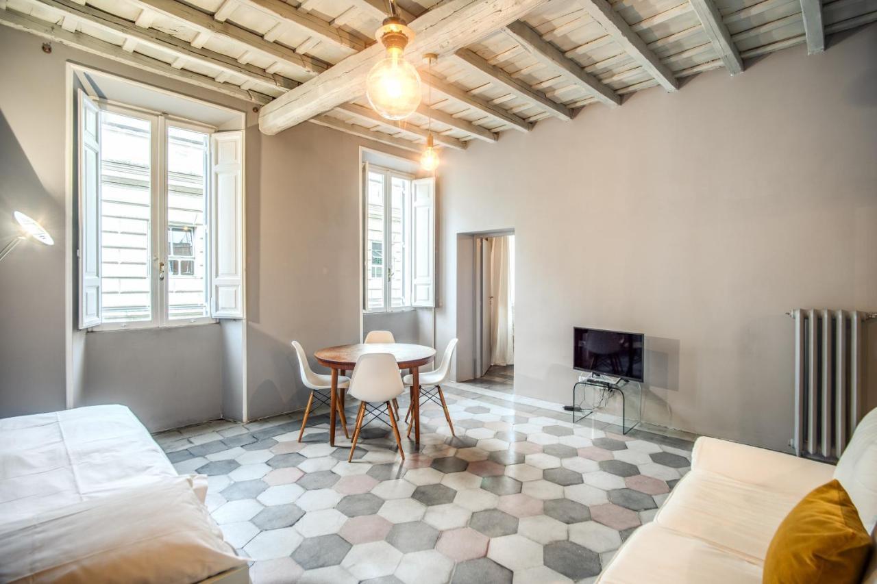 Stylish And Spacious Apartment Next To The Colosseum Roma Exterior foto
